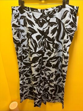 NWT Nordstrom rack pull on crop palazzo size 1X.